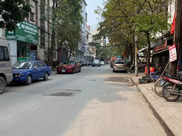 Bán nhà phân lô Lạc Trung, oto tránh, vào nhà, mặt tiền 8m, 29 tỷ