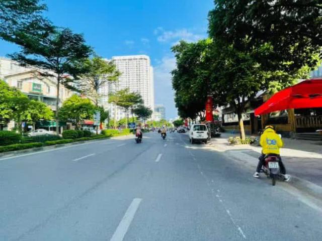 Bán nhà phân lô phố Trung Kính lớn, ô tô đỗ cửa, 55m2, mặt tiền gần 4m, gần phố giá 21 tỷ