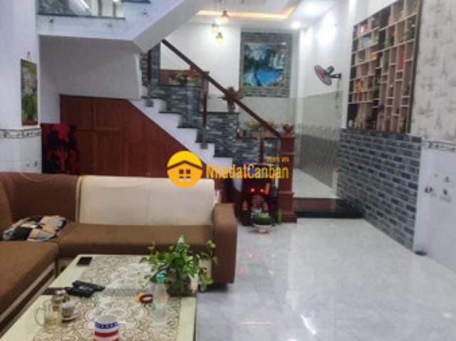 Ban nha phan văn hơn gân chơ đai hai 150m2. Gia chi 4ty700tr