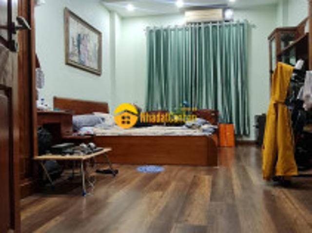 Bán nhà pháo đài láng đống đa 34m2 x 5 tầng giá nhỉnh 4 tỷ