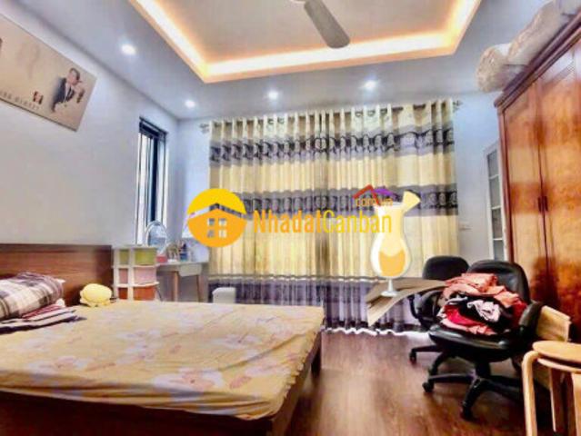 Bán nhà phú thượng sát ciputra. 65m 3 tầng mặt tiền 5. Oto đỗ cửa. Giá 11.8 tỷ
