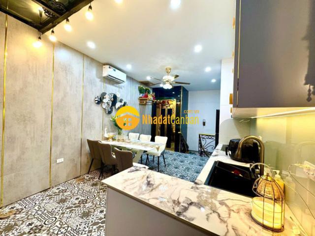 Bán nhà phùng chí kiên 56m2, 5t, mt 4.3m, phân lô, ôto tránh, 15.8 tỷ