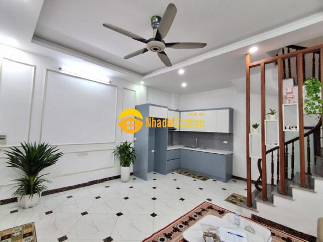 Bán nhà phúc lợi, long biên 5 tầng, 35m, mt5m oto đỗ cổng nhỉnh 7 tỷ