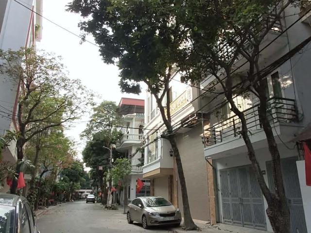 Bán nhà phúc đồng 40m2 6 tầng thang máy gara ô tô 13. X Tỷ