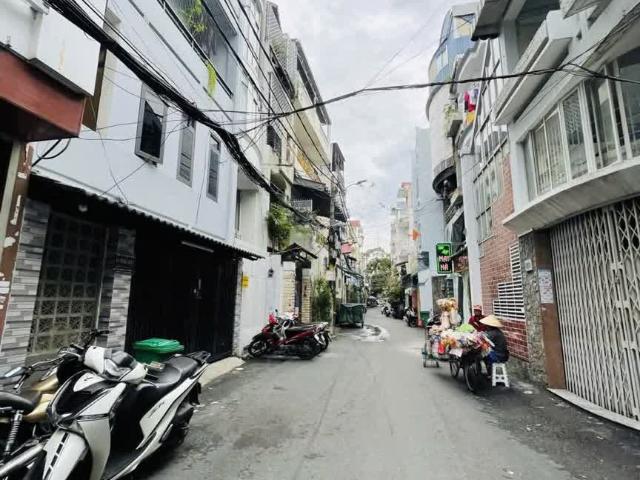 Bán nhà quận 10, đường 3 Tháng 2, 4 tầng, hẻm xe hơi, 30m2, 7.5 tỷ