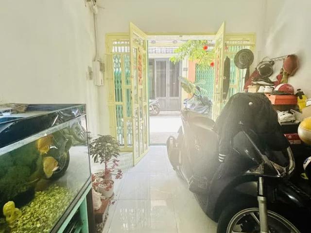 Bán nhà quận 10, đường Thành Thái, 52m2, hẻm xe hơi, 3 tầng, 8.99 tỷ