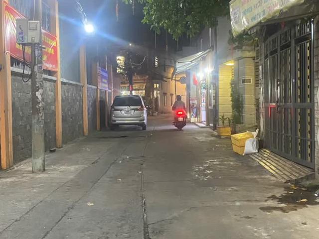 Bán Nhà Quận 11, Hòa Bình, Gần Đầm Sen, 52m2, Hẻm Xe Hơi, Nhỉnh 5 Tỷ