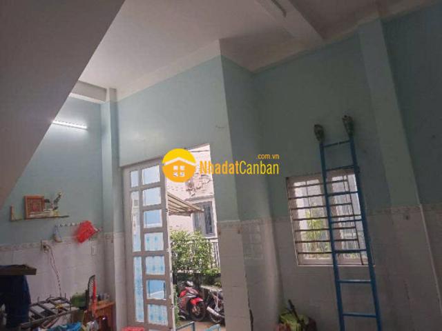 Bán nhà quốc lộ 13, hiệp bình phước, thủ đức, dt 36m2 4 tầng chỉ có 5.4 tỷ