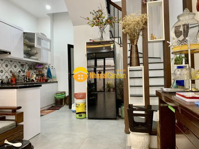 Bán nhà quan nhân, lô góc, ngõ thông, kinh doanh, 40m, 4 tầng, mt 5,4m, giá hơn 4 tỷ