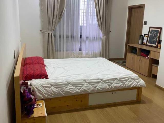 Bán nhà riêng mặt phố 03 tầng đường Nguyễn Lộ Trạch, mặt tiền 6m hướng Nam đầy đủ nội thất cao cấp