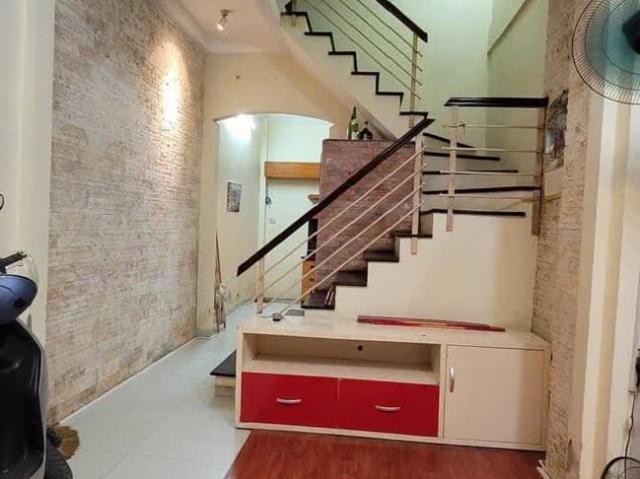 Bán nhà riêng ngõ 279 Đội Cấn 33m2 4 tầng giá 4,5 tỷ. LH 0869381