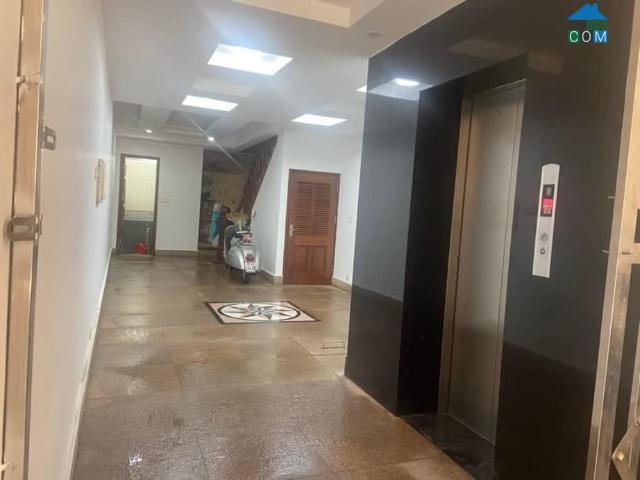 Bán Nhà Riêng CCMN Quận Tây Hồ. 7 Tầng Thang Máy. DT 104M2