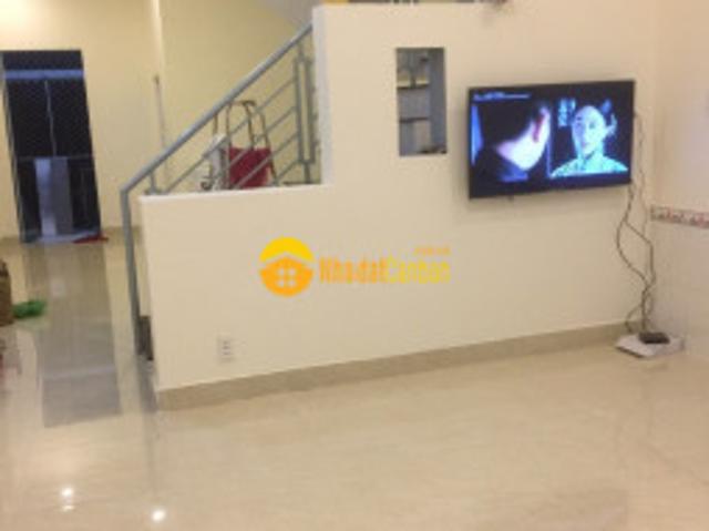 Bán nhà riêng dương bá trạc q. 8, gần 70m2 giá 3tỷ7 0901462 ms. Dung