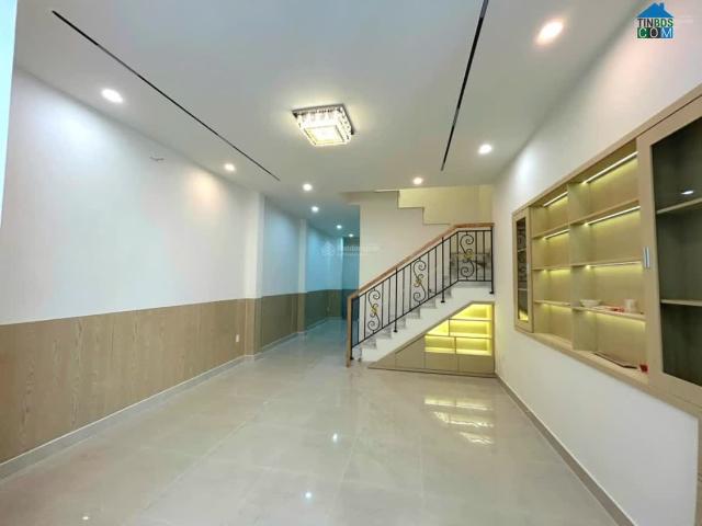 Bán nhà riêng gần siêu thị Emart 4,8x17,5m giá 6,55 tỷ cách mặt đường xe hơi 20m thiện ý người mua