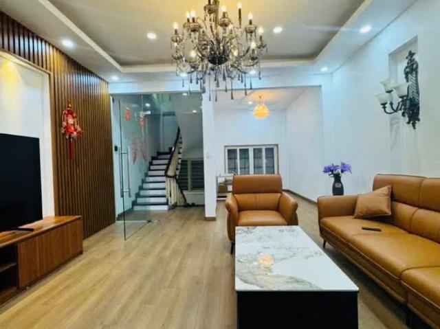 Bán nhà riêng hiếm có tại Hoàng Ngân, Thanh Xuân 53m2, 5 tầng, MT 5m, nhỉnh 12 tỷ