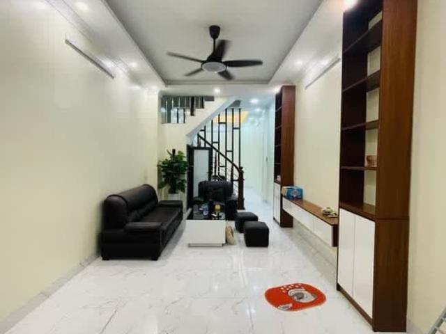 Bán nhà riêng Khúc Thừa Dụ Cầu Giấy 42m x 5T giá 9.5 tỷ nhà đẹp 2 thoáng