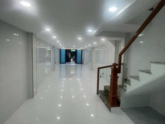 Bán nhà riêng tại Âu Dương Lân, 24,6 tỷ, 150m2, pháp lý đầy đủ, giá tốt uy tín