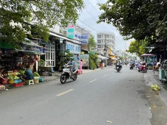 Bán nhà riêng tại Bùi Minh Trực, 5,3 tỷ, 72m2, 3PN + 2WC, hàng hiếm!