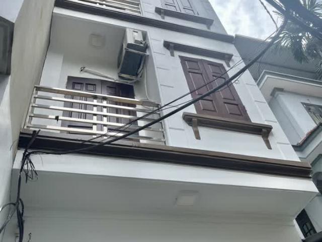 Bán nhà riêng tại hồ Định Công, Hoàng Mai, nhà đẹp dân xây, 45m2, 4 tầng, giá hơn 5 tỷ