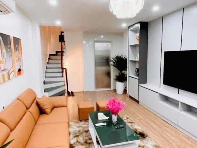 Bán nhà riêng tại Ô Đồng Lâm, 8.9 tỷ, 38 m2, 6T thang máy hàng hiếm tại Đống Đa, Hà Nội, full