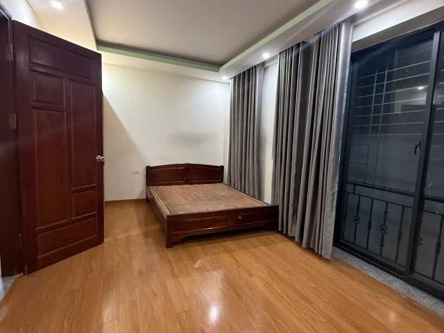 Bán nhà riêng trung tâm phú viên bồ đề 30m2 x 5 tầng 6.1 Tỷ. Long Biên Hà Nội