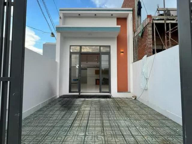 Bán Nhà Sổ Riêng Với 1ty 450 Triệu Ko Phát Sinh Gần Ubnd Vĩnh Cữu