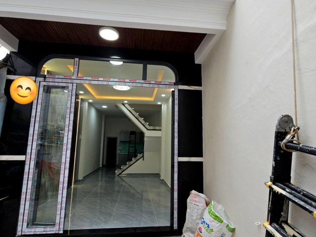 Bán nhà sát mặt tiền xe hơi khánh hội Q4 cạnh Q1 Ngang 3.5 x 13.5 m có 4 đ