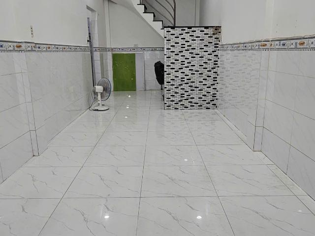 Bán nhà sát mặt tiền xe hơi Ngang 3 dài 9 nở 5 m đúc bê tông có 3đ