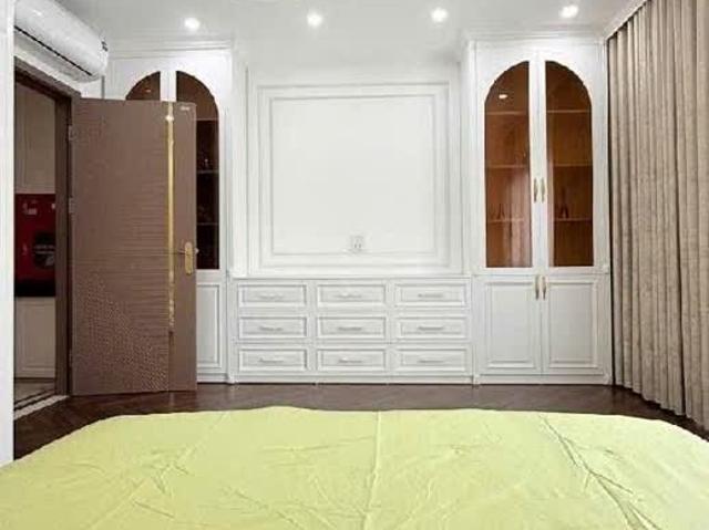 Bán nhà Siêu đẹpViệt Hưng Gara Ô chờ Thang máy Dân trí tuyệt vời 55m 5 tầng Full NT 11, x