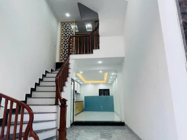 Bán nhà Song Phượng, Đan Phượng. Nhà đơn lập 38m2, xây 4 tầng lệch. Ngõ thông ra Chợ Phùng