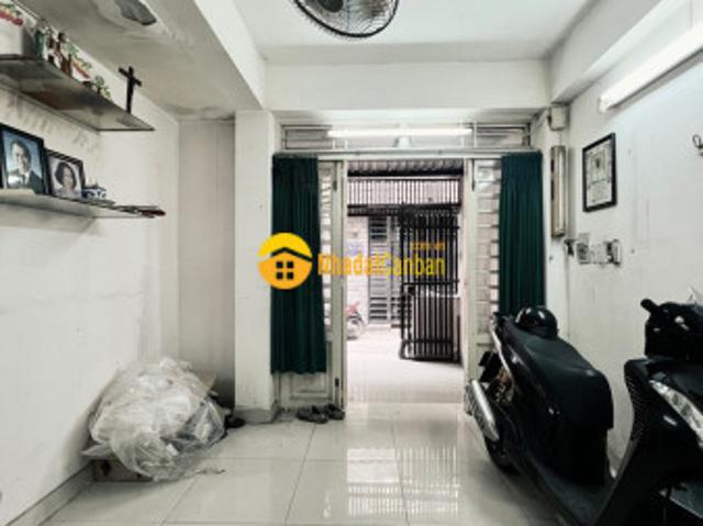 Bán nhà tại trục đường xuyên tâm lê văn sỹ, sổ vuông vắn, thoáng 2 mặt, có sân để xe