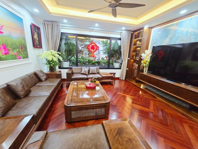 Bán nhà tư đình 80m2 7 tầng thang máy ô tô tránh full nội thất 35. X Tỷ