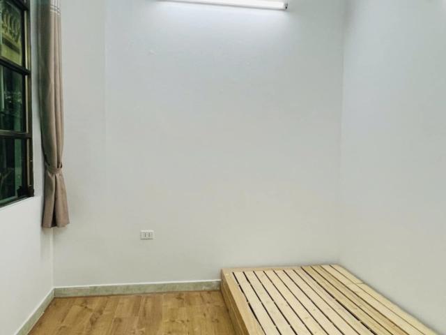 Bán nhà tầng 2 tập thể yên ngưu thanh trì lô góc ô tô đỗ cửa giá rẻ