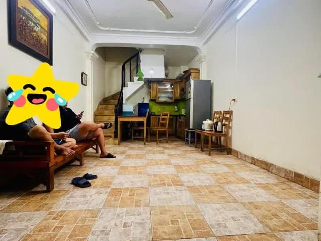 Bán Nhà Tân mai 26/30m2. 4 tầng. Mặt tiền 3.8m giá chỉ 7.5 tỷ Hoàng Mai Hà Nội