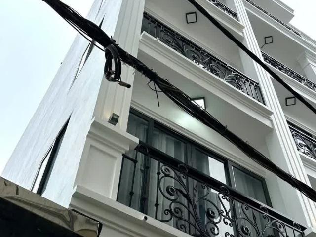 Bán Nhà Tân Mai Trước Nhà Rộng 3M Lô Góc 2 Thoáng Ngõ Thông 38M2 Giá 7.6 Tỷ