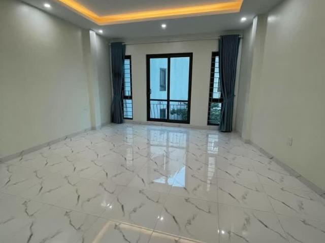 Bán Nhà Tây Hồ Xuân La, Dt38m2, 6 Tầng, 4 Phòng Khép Kín, Thang Máy Thoáng Mát Cạnh Hồ Tây