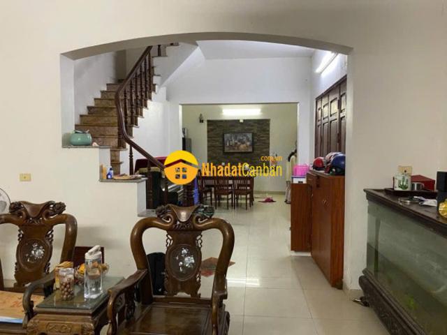 Bán nhà thạch bàn 4 tầng dân xây lô góc ô tô tránh vào nhà long biên