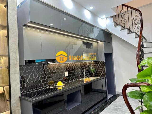 Bán nhà thạch bàn 6t thang máy, lô góc, nhà mới, full nội thất, gần phố
