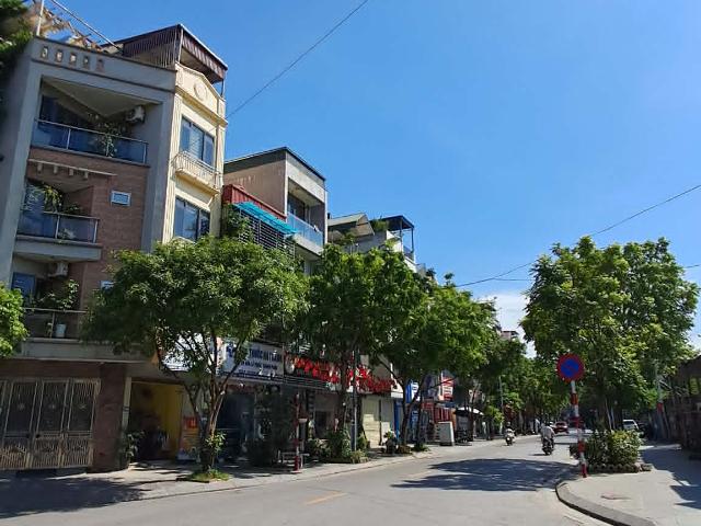 Bán nhà thạch bàn 90m2 mt6m vỉa hè, ô tô tránh, view himlam 25. X Tỷ