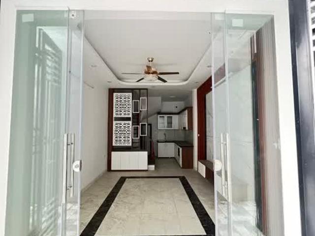 Bán nhà Thạch Bàn, Cổ Linh 62m x 5T cách 5m ra đường oto tránh, ở luôn chỉ 5 tỷ 2 còn TL