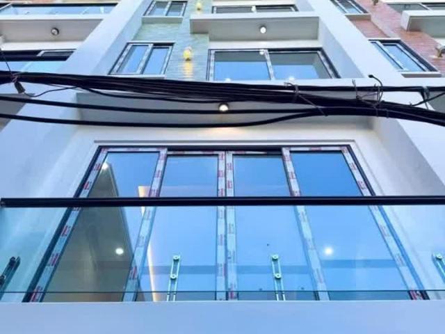 Bán nhà Thạch Bàn, Gần Đăng Kiểm. Ô tô đỗ ngày đêm Thang máy 40m x 6T. Lh 0965858