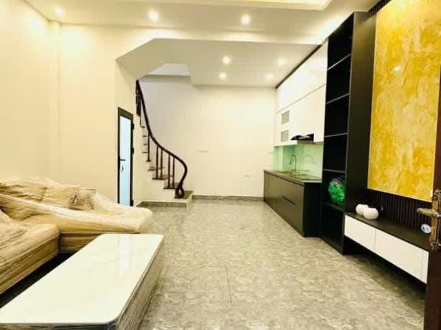 Bán Nhà Thạch Bàn, Gần siêu thị Aeon Long Biên, Ô tô đỗ cổng, 35m2 xây 5 tầng 3,15 tỷ