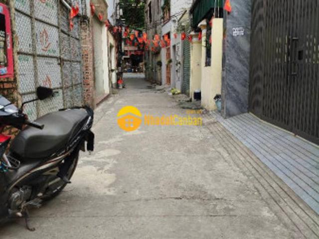 Bán nhà thạch bàn, long biên 33m2, 5t giá 7,48 tỷ ô tô đỗ gần, ngõ thuận tiện