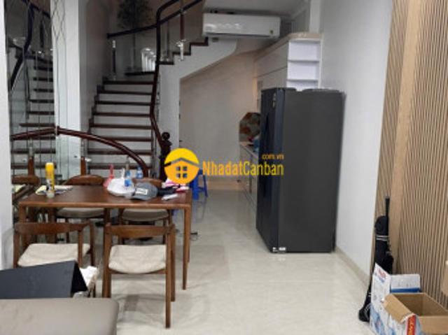 Bán nhà thạch bàn, long biên 5 tầng, 40m gần oto nhỉnh 7 tỷ