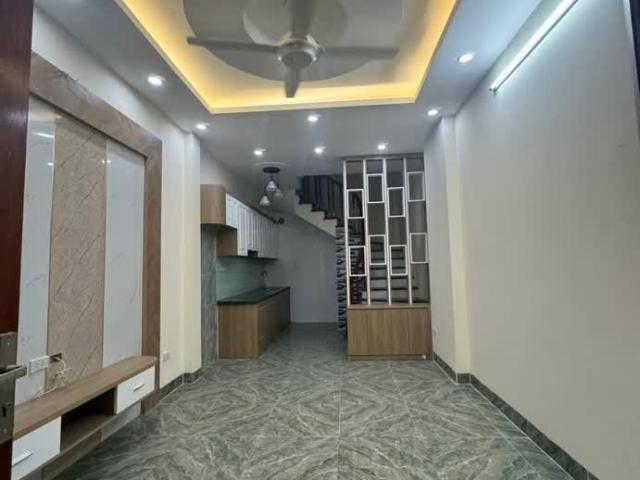 Bán Nhà Thạch Bàn Long Biên Vị Trí Cực Đẹp Oto Vào Nhà Có Sân Để Xe Nhỉnh 5 Tỷ