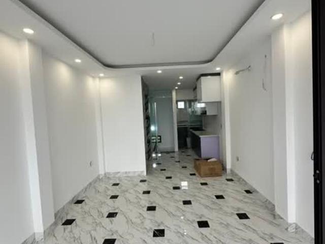 Bán Nhà Thang Máy Mới Kính Koong Phố Dương Văn Bé Cách Phố 20M DT 35M2 Giá 8.5 Tỷ