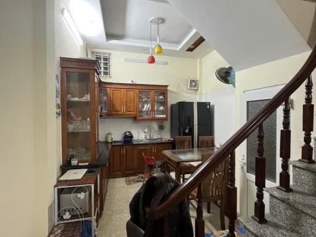 Bán nhà Thanh Xuân 40m Khương Đình, kinh doanh, sát ô tô đỗ