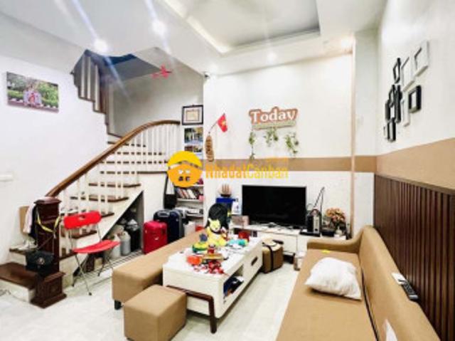 Bán nhà thái hà 8 tỷ hơn 45m2 x 4 tầng, mt 5m, 4 ngủ, ngõ thông, gần phố, gần ô tô, thoáng sáng
