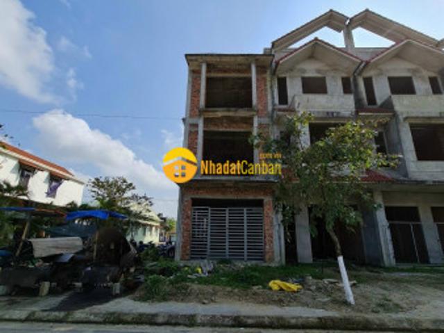 Bán nhà thô 3 tầng huế green city do gia chủ tự xây. Lô góc 2 mặt thoáng. Đối lưng nhà mặt tiền tl 1