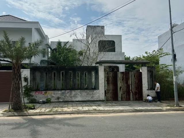 Bán nhà thô Trần Sâm, khu biệt thự cao cấp, gần Vịnh, gần biển Sơn Trà